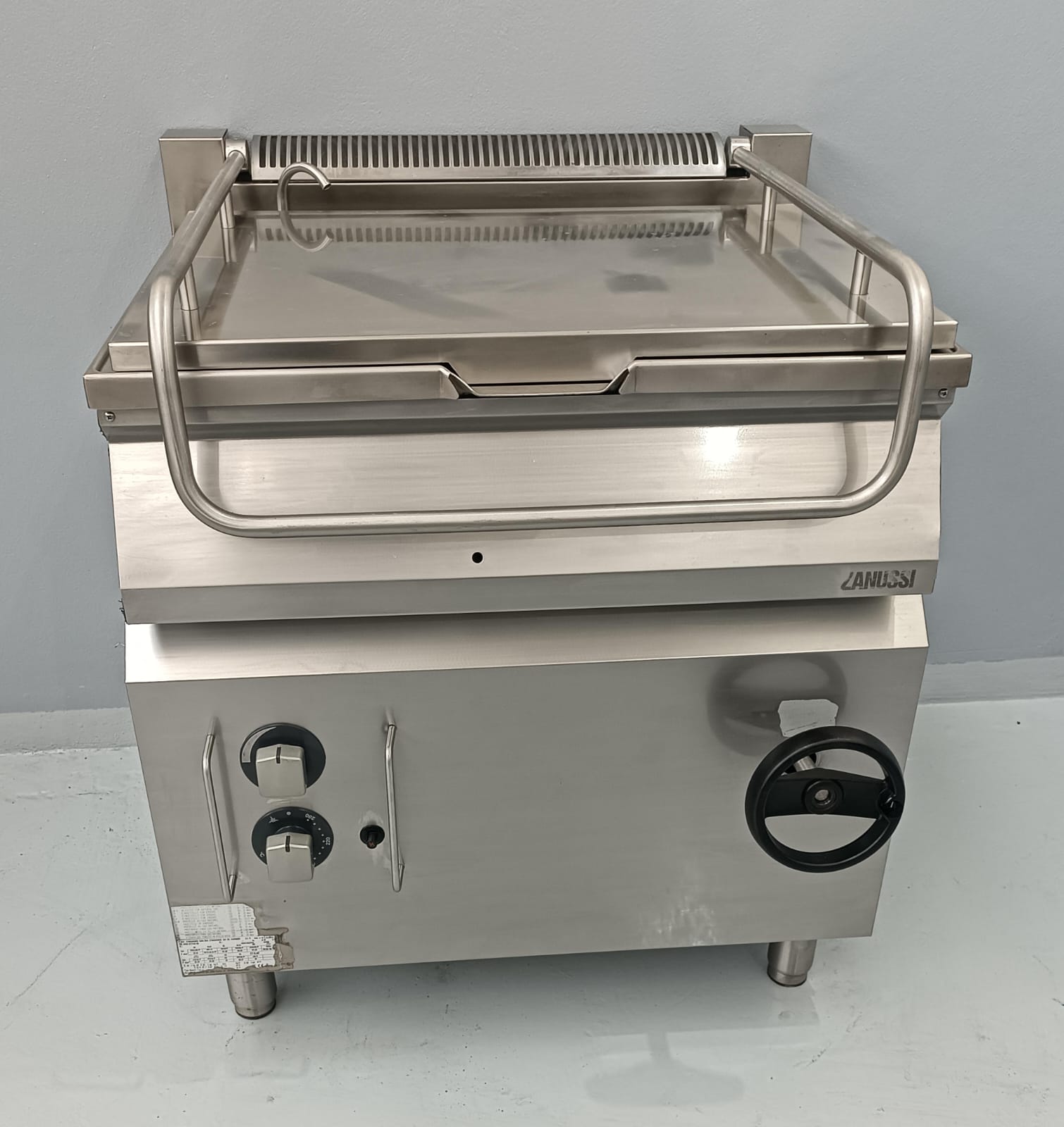 Sauteuse basculante